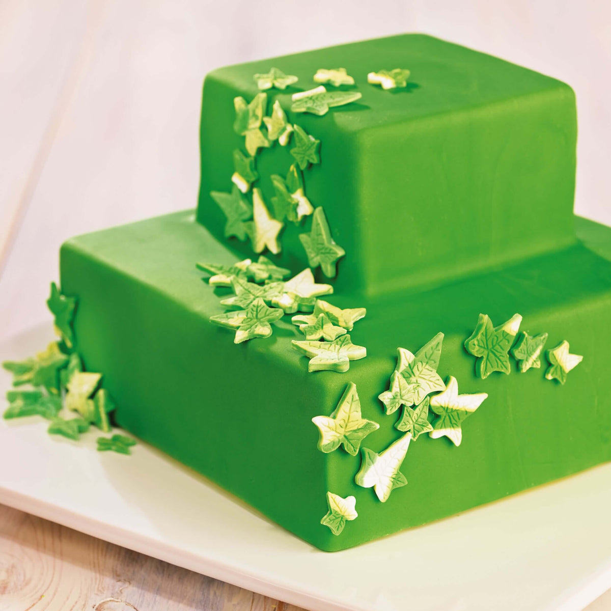 Torte Efeu mit Fondant Grün (250g)