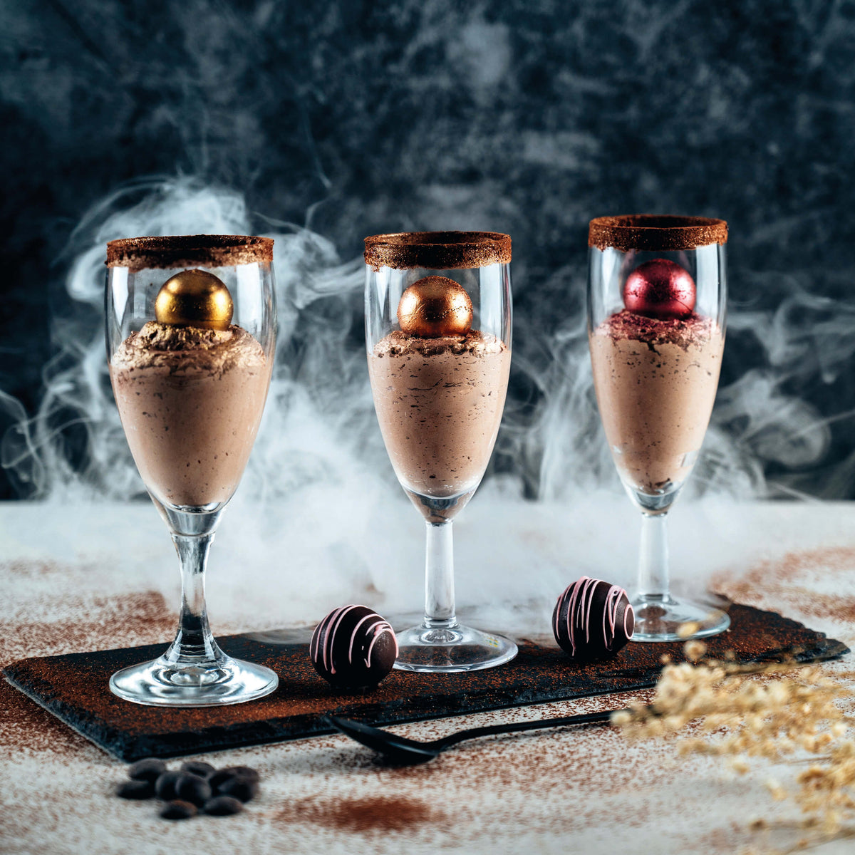 Dessert mit Metallic-Farbpulver 3-farbig gold/kupfer/bronze