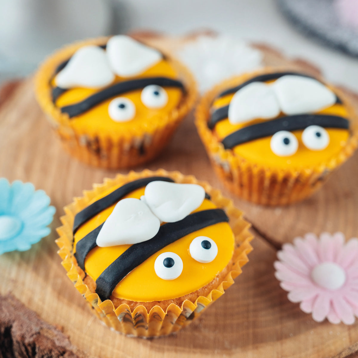 Bienenmuffins mit Zuckeraugen